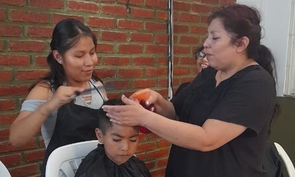 Dictan talleres de peluquería en distintos edificios municipales
