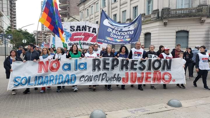 Dirigentes sindicales se unieron a la marcha por Jujuy.